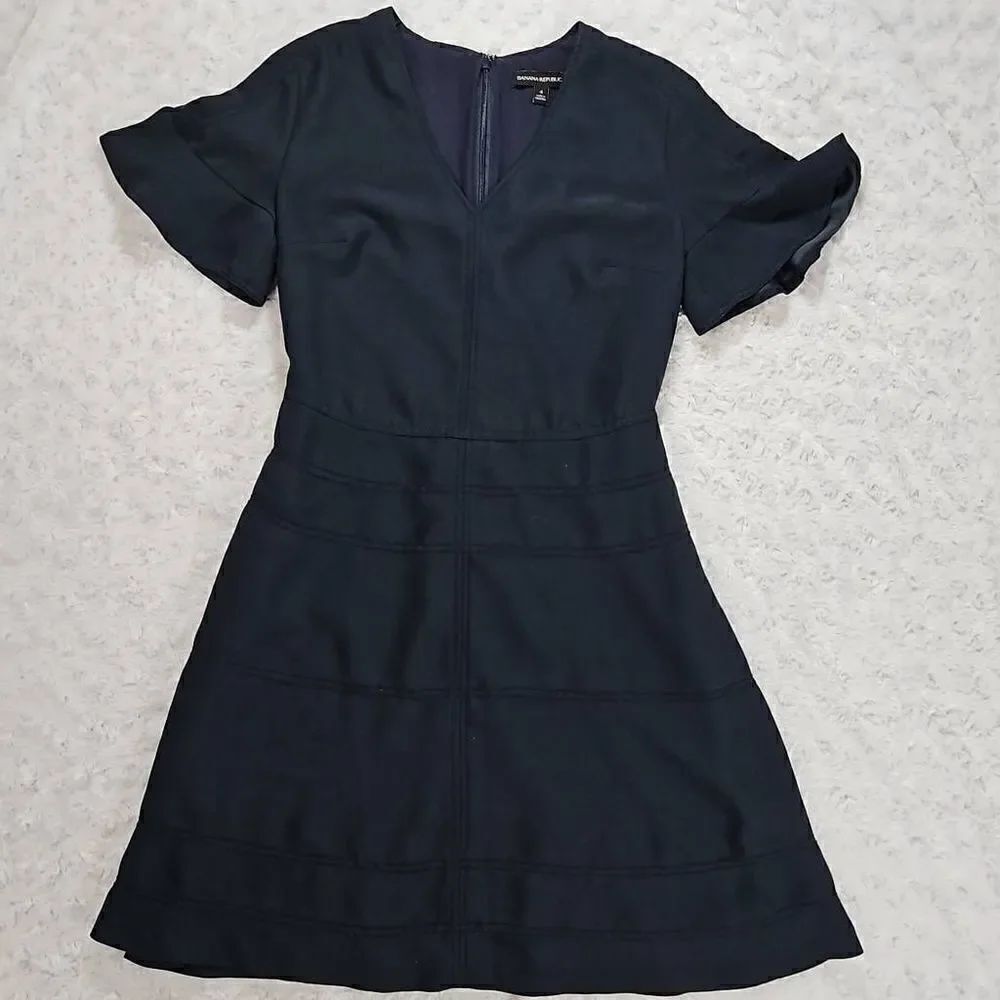 Banana Republic Flutter Sleeve Fit Flare Navy Dress With Pockets Size 4